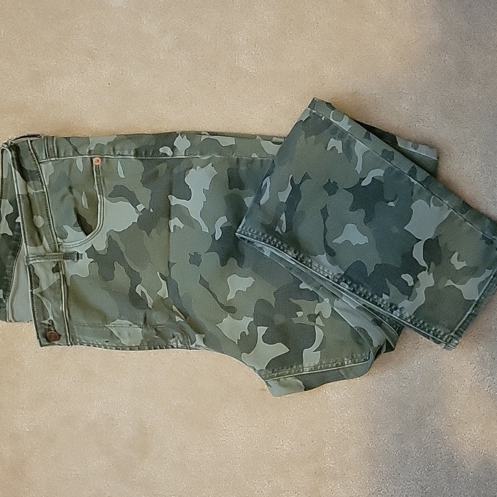 Old Navy Green Camo Rockstar Super Skinny Pants